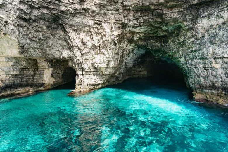 Exploraréis impresionantes cuevas